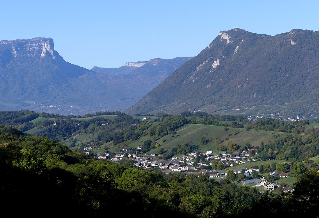 Coise-Saint-Jean-Pied-Gauthier: Un écrin de charme au cœur de la Savoie